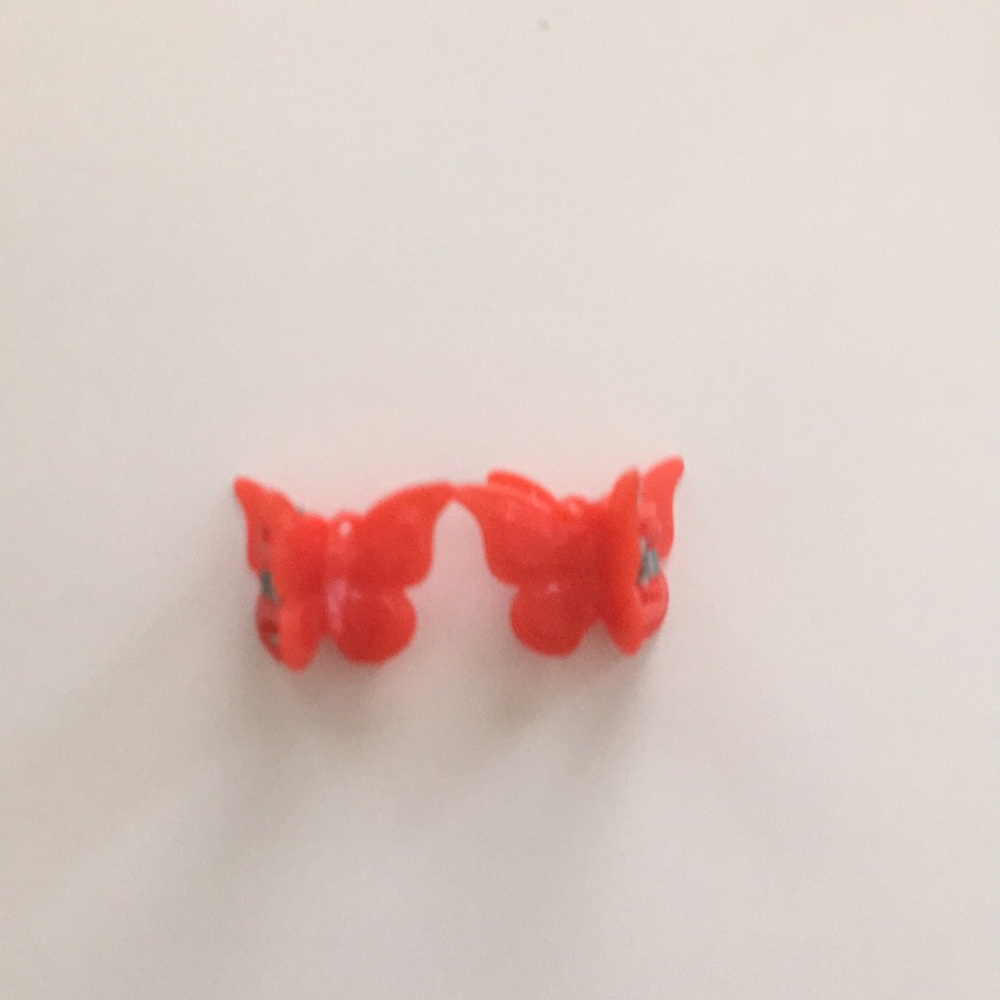 Butterfly hair clips